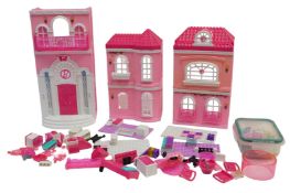 A Megablock Build and Style luxury mansion, unboxed. (1 tray)