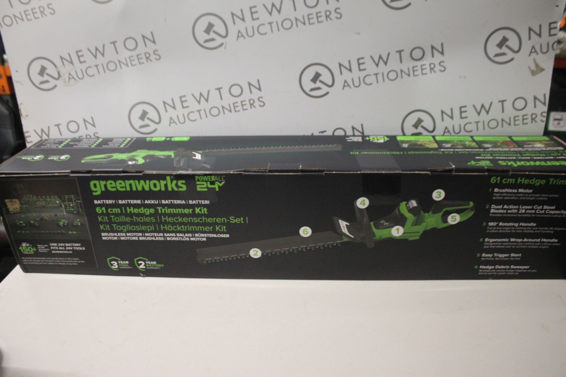1 BOXED GREENWORKS 24V 61CM CORDLESS BRUSHLESS HEDGE TRIMMER + 24V (2AH) BATTERY & CHARGER RRP Â£