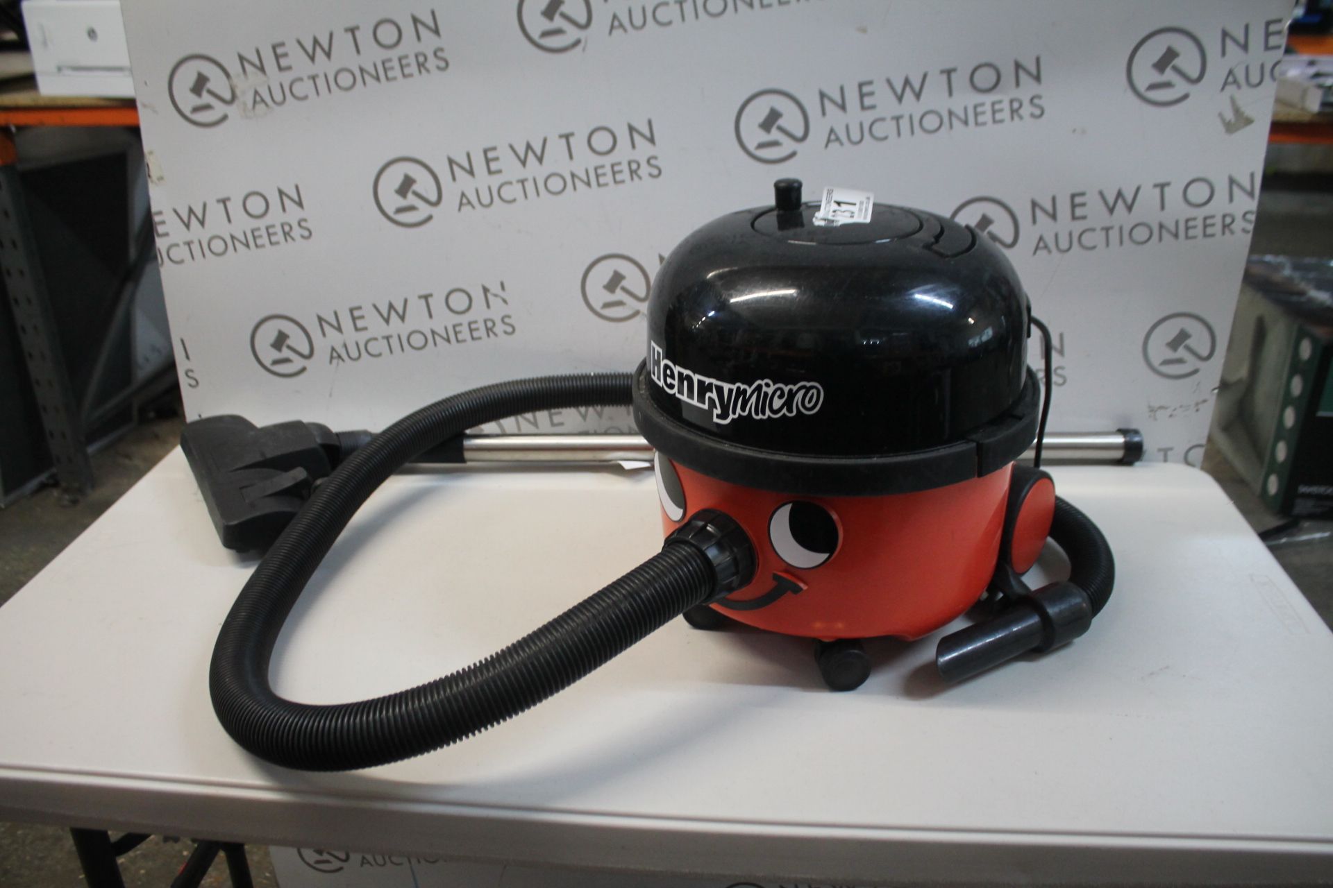 1 NUMATIC HENRY MICRO VACUUM CLEANER RRP Â£179.99