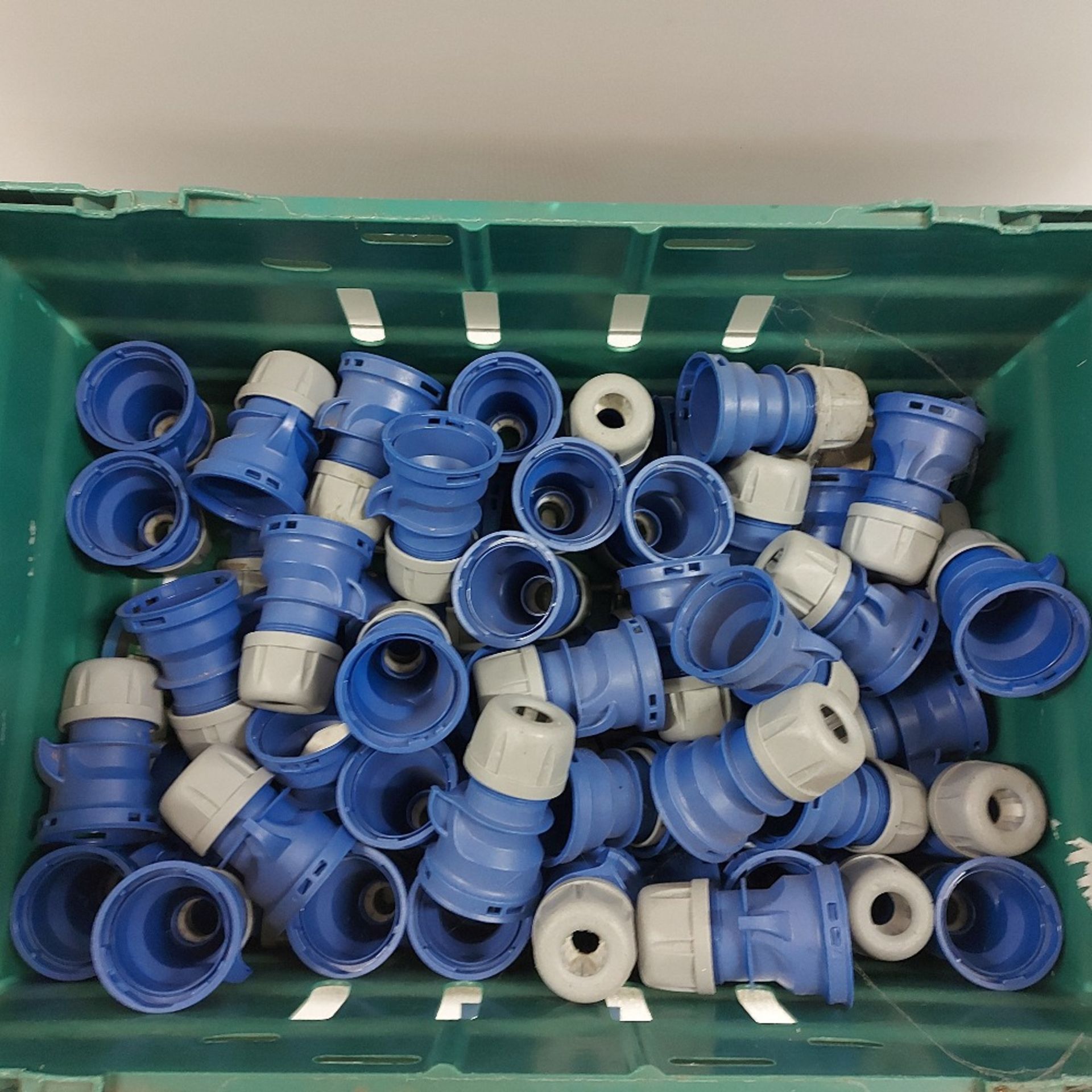 Quantity of 32 amp single phase Cabling accessories