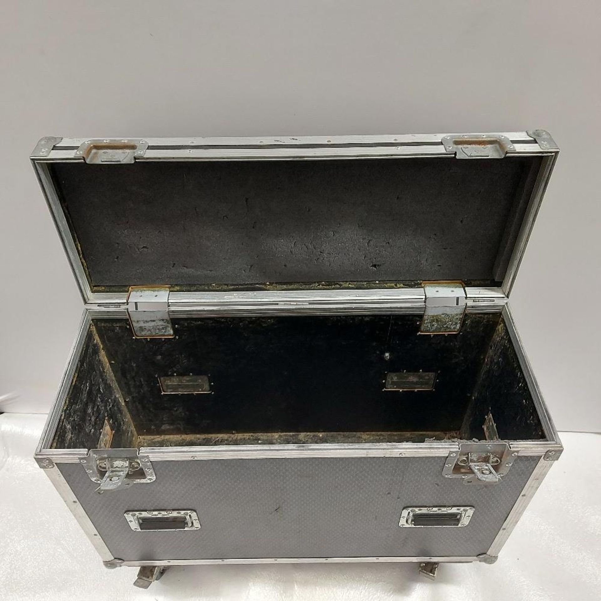 Heavy Duty Mobile Flightcase - Image 2 of 2