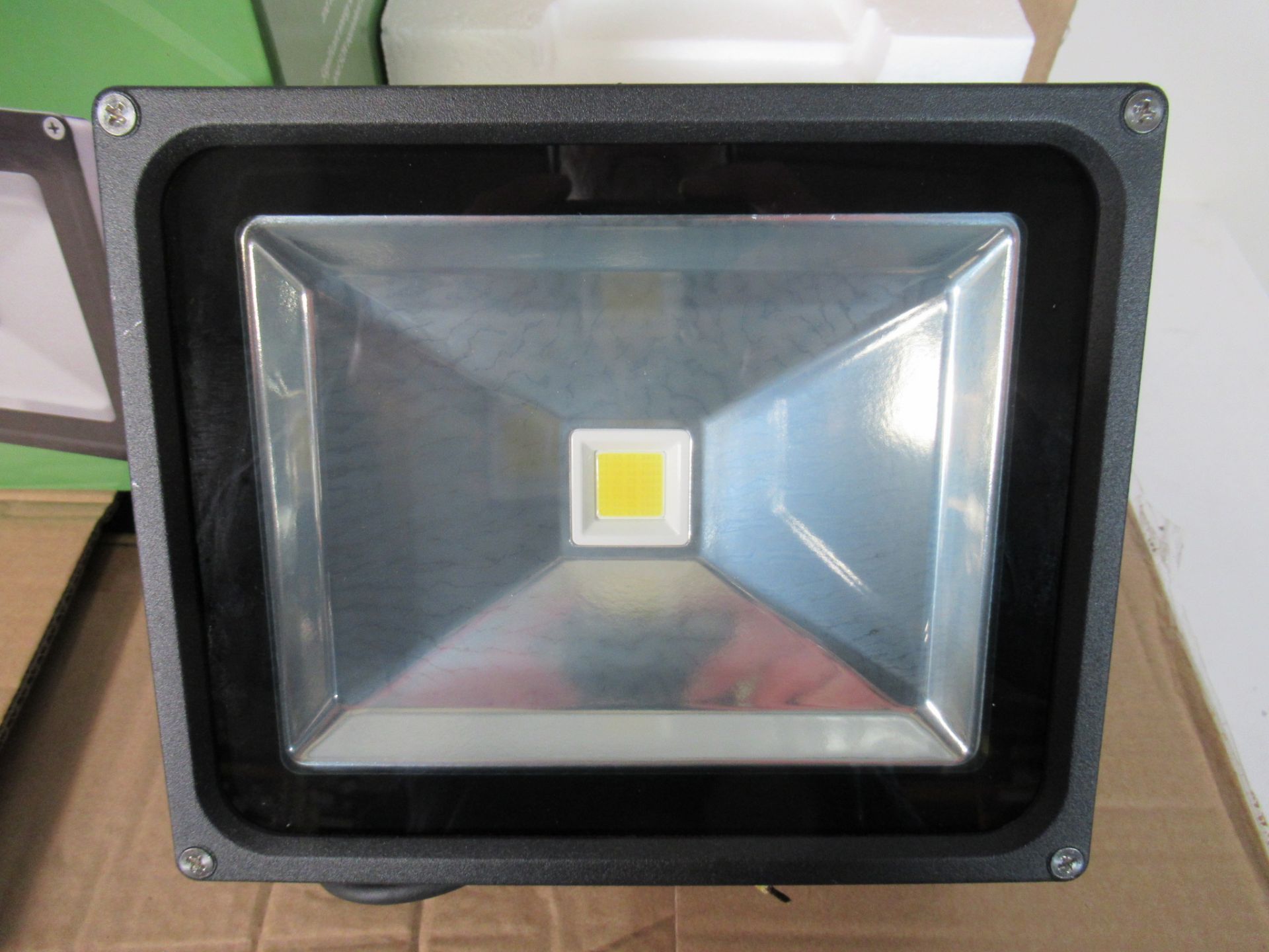 (12) Lumineux FL100 30W LED flood lights - Image 2 of 7