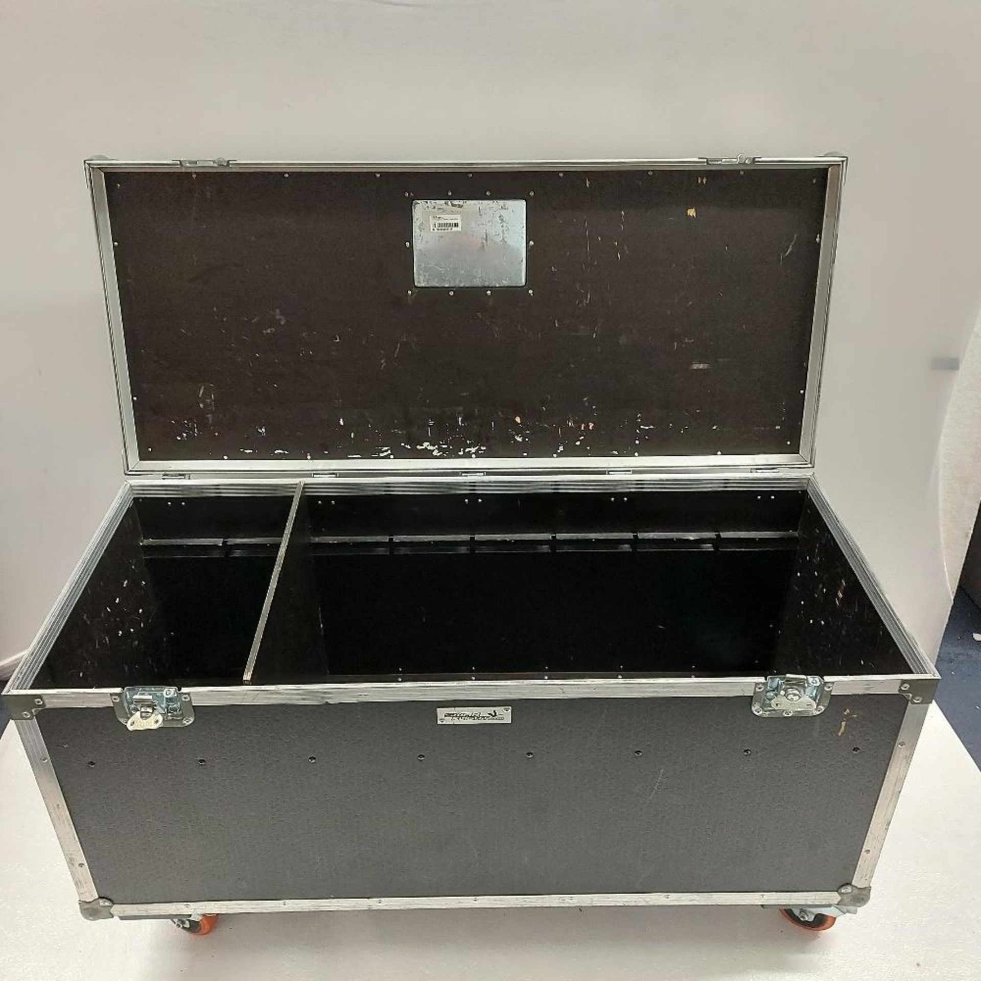 Heavy Duty Mobile Flightcase - Image 2 of 2