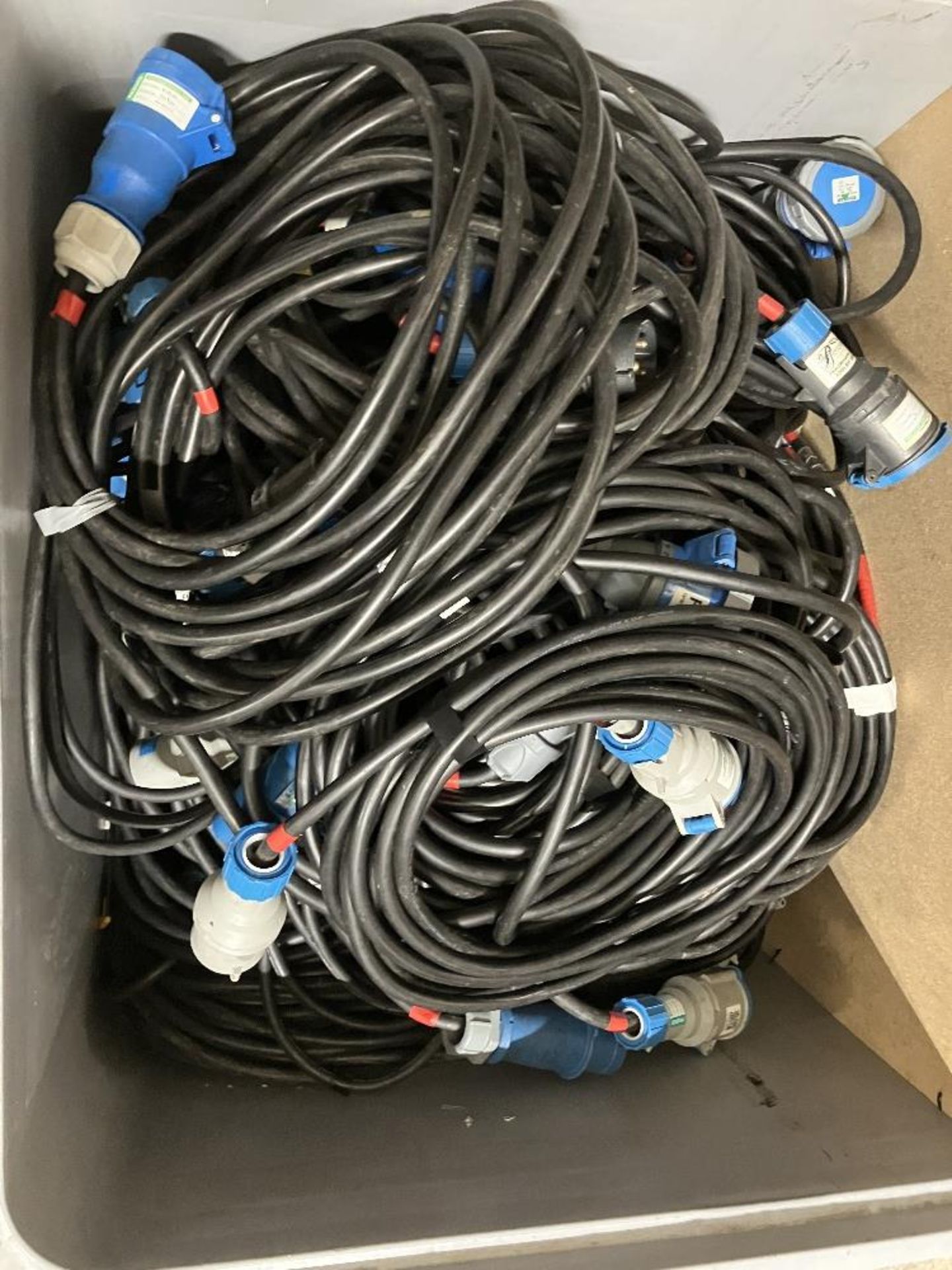 Quantity of 32 amp 10m Cables - Image 2 of 5