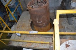 Vibratory table with platform table