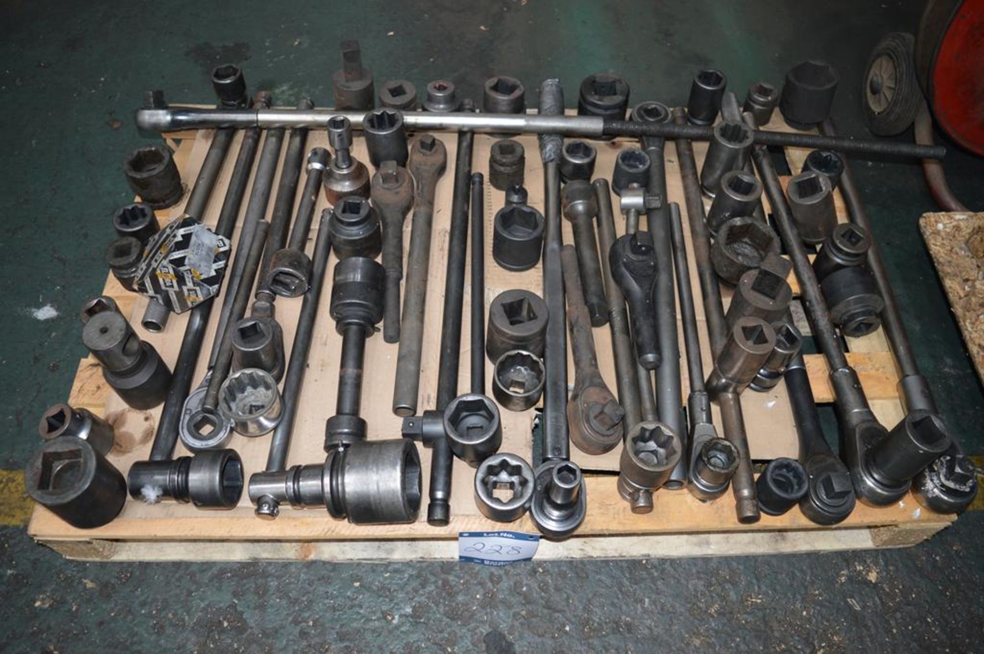 Quantity of sockets, ratchets etc