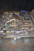 Quantity of hand tools