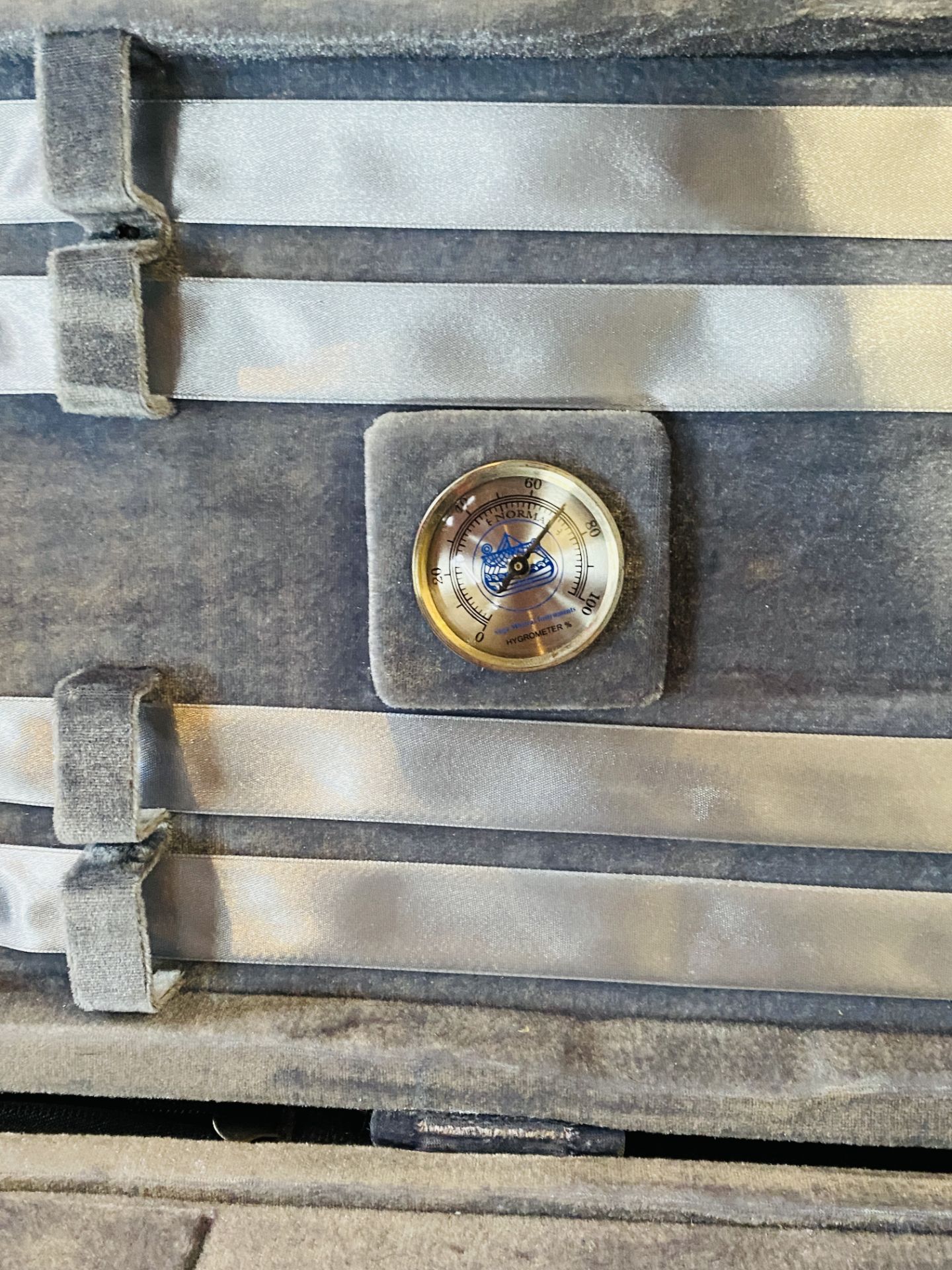 A Cremona violin and bow in travel case - Image 10 of 11