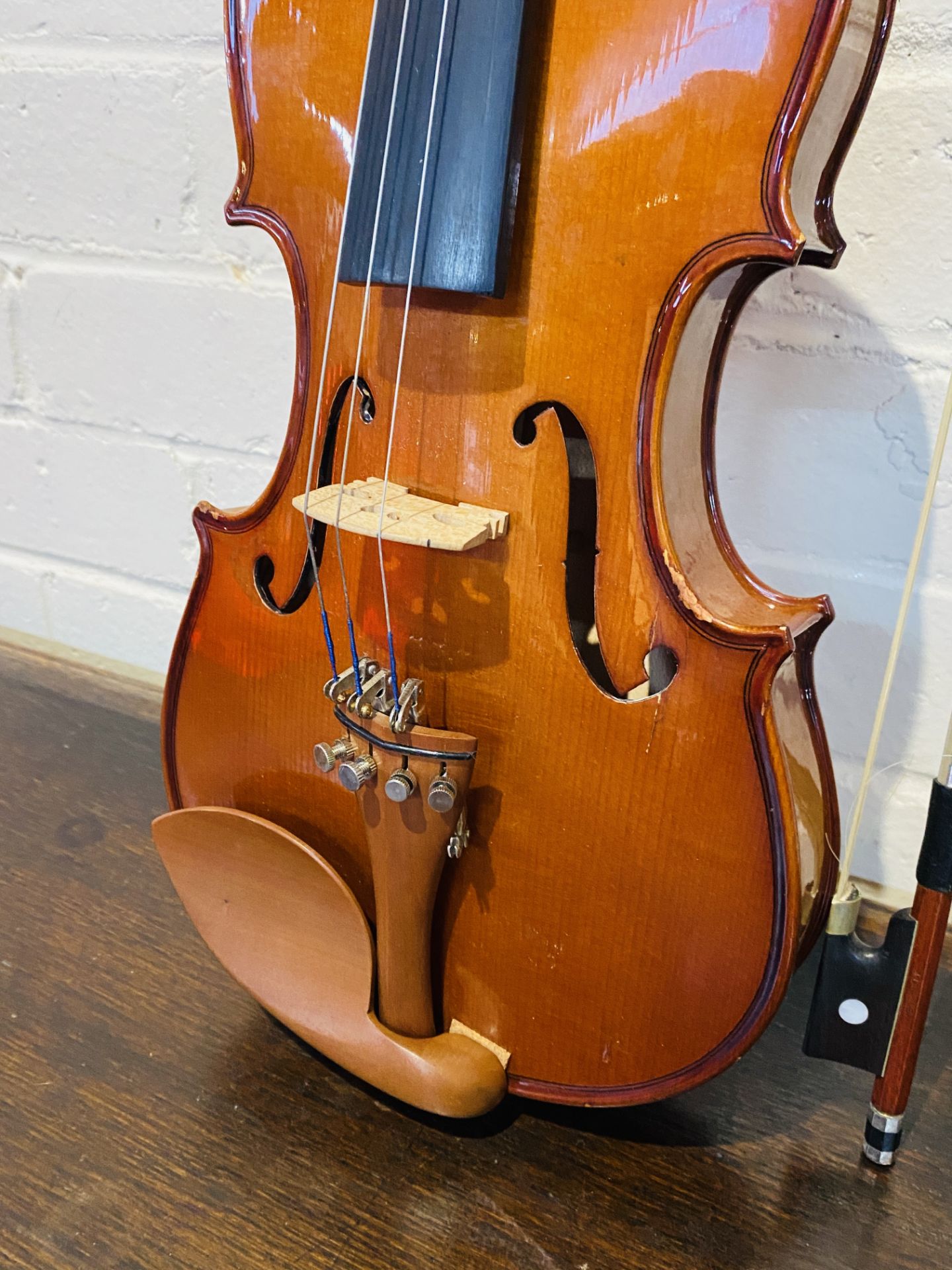 A Cremona violin and bow in travel case - Image 5 of 11