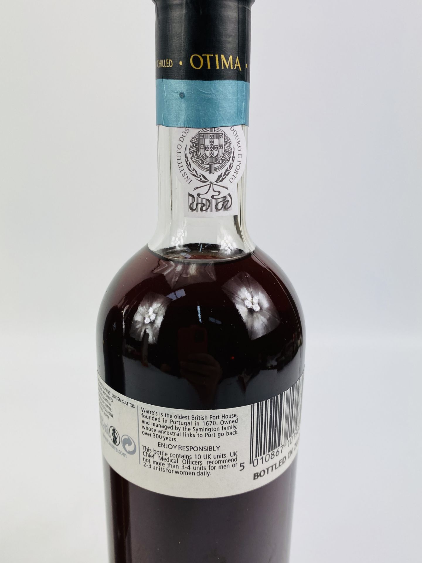 Two 50cl bottles of Warres Otima Port; together with a 50cl bottle of Rubis - Image 9 of 9