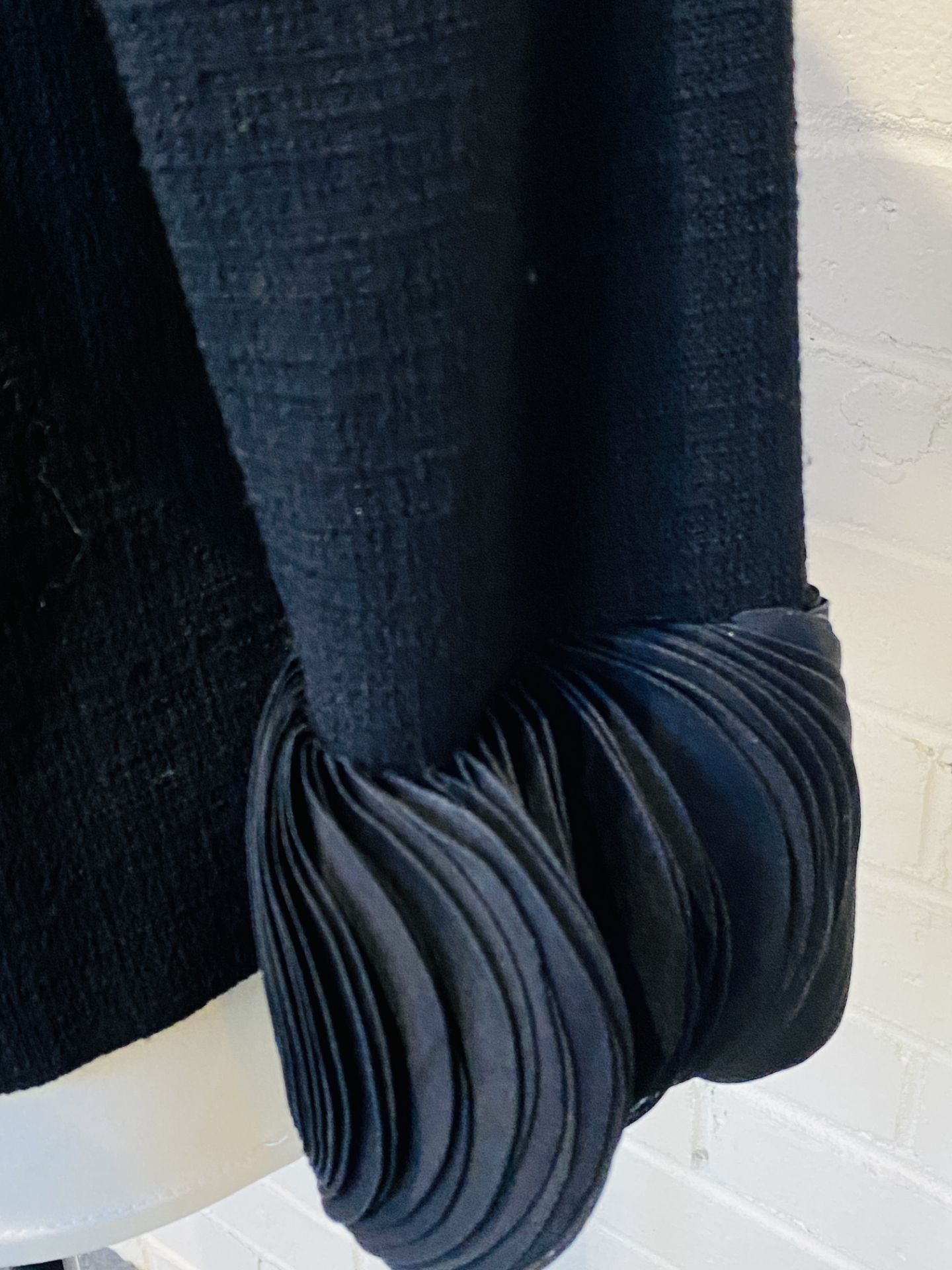 A Valentino 100% virgin wool black jacket - Image 3 of 11