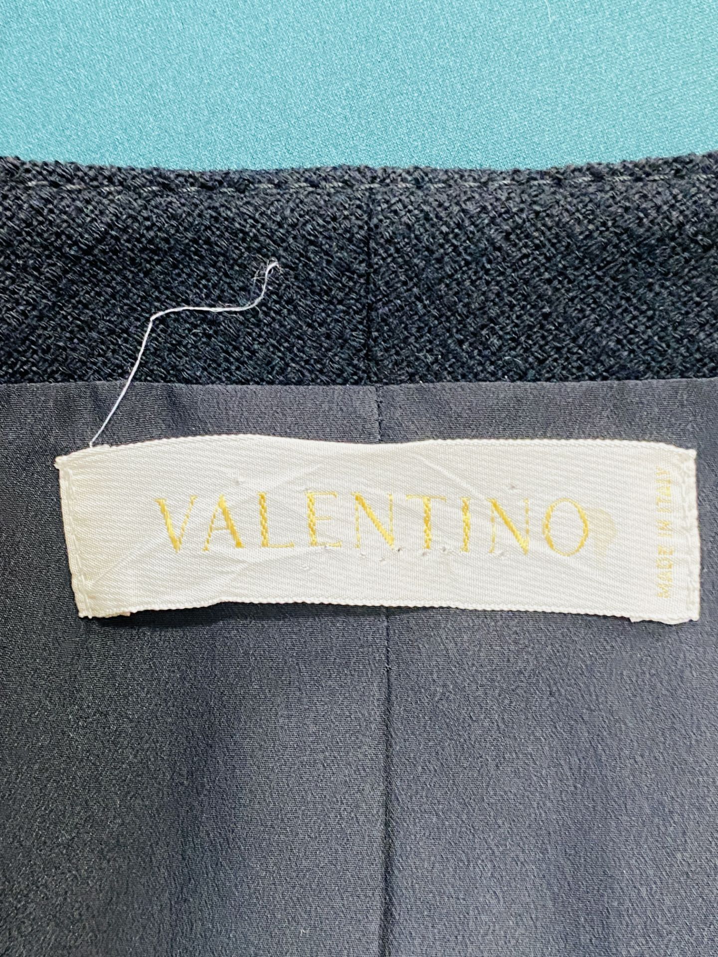 A Valentino 100% virgin wool black jacket - Image 8 of 11