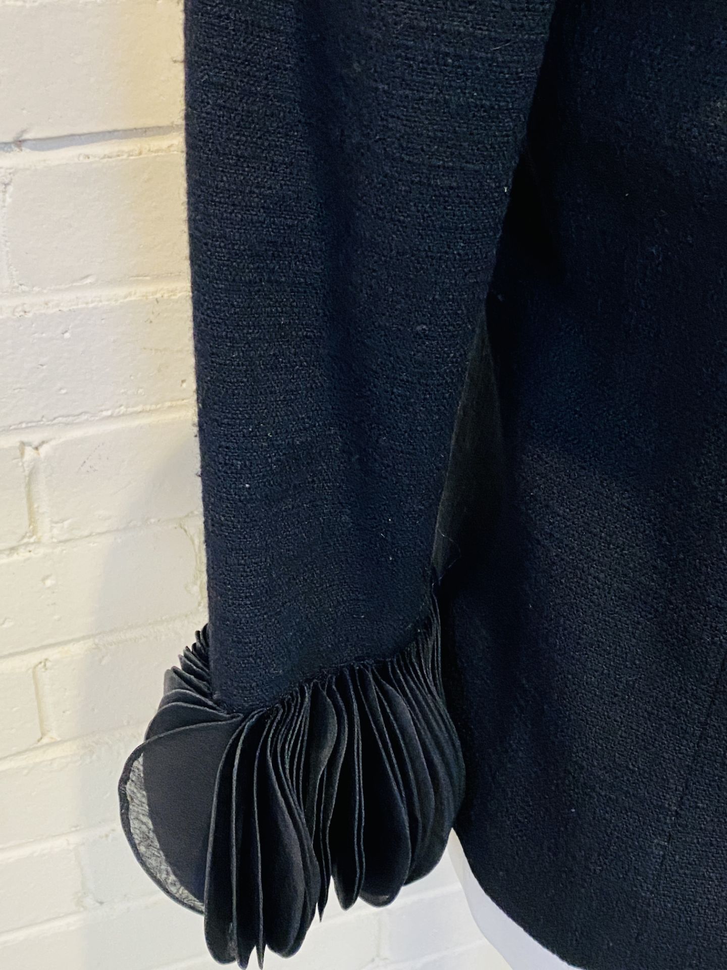 A Valentino 100% virgin wool black jacket - Image 4 of 11