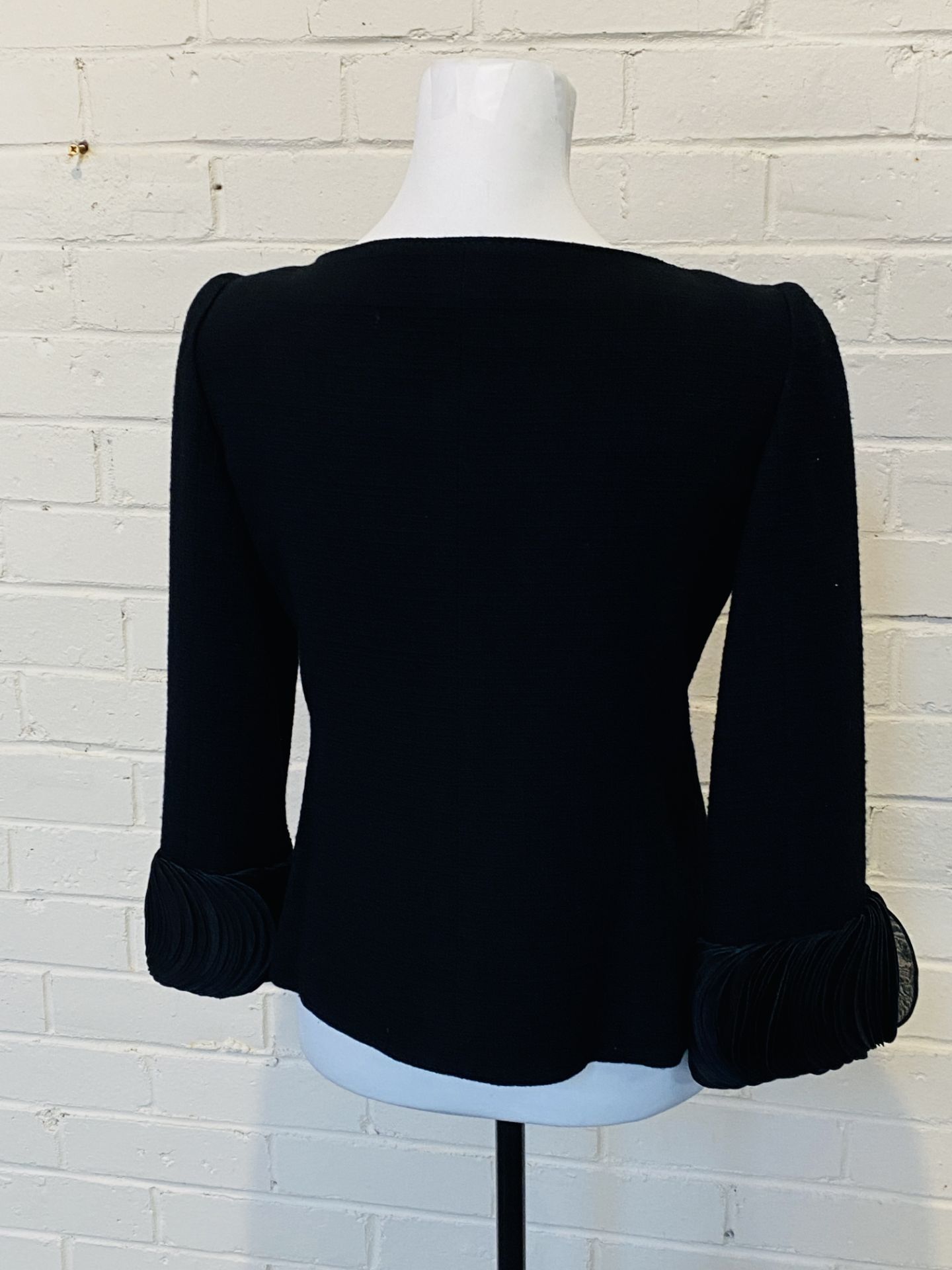 A Valentino 100% virgin wool black jacket - Image 6 of 11