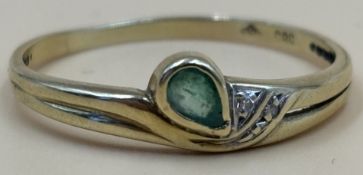 1 Ring mit Steinen verm. Smaragd und Diamant - 585er Gold