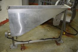 1 x Stainless Steel Floor Mounted Splitting Saw Steriliser with Heating Element