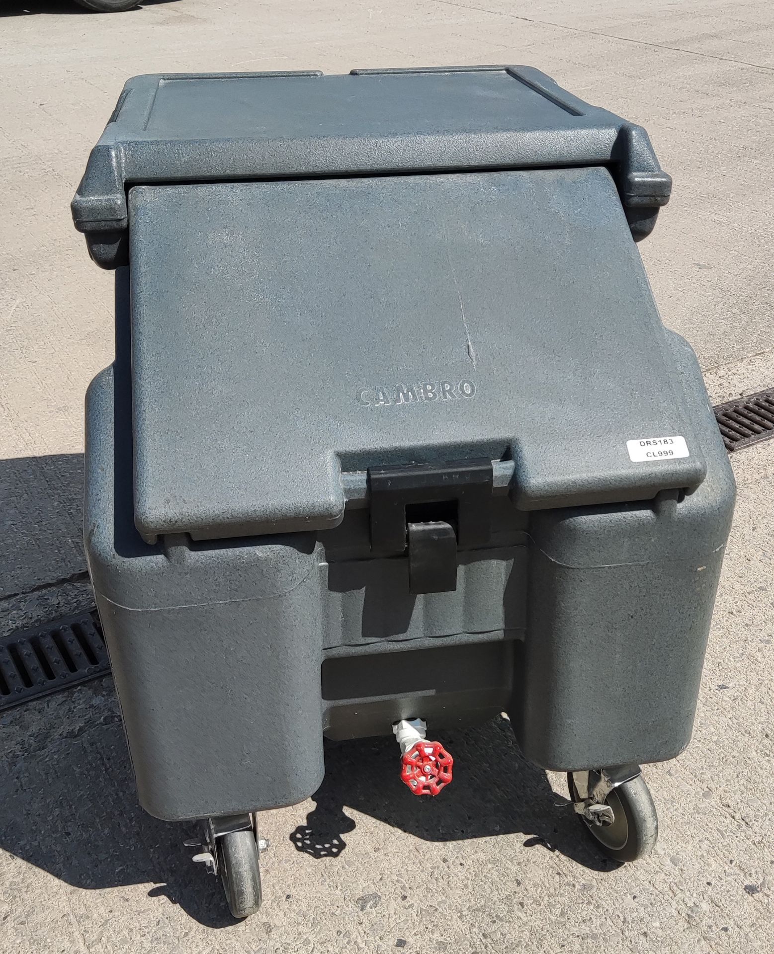 1 x CAMBRO Ice Caddy With Sliding Lid - RRP £643.00 - Image 2 of 14