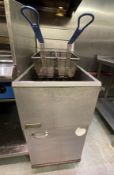 1 x PITCO 35C+ Freestanding Gas Fryer - Ref: AC113 - CL1066 - Location: AltrinchamDescription:
