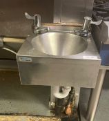 1 x BASIX Stainless Steel Hand Wash Basin - Ref: AC105 - CL1066 - Location: AltrinchamDescription: