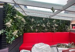1 x Artifical Greenery Wall Panels - Ref: AC139 - CL1066 - Location: AltrinchamDescription: