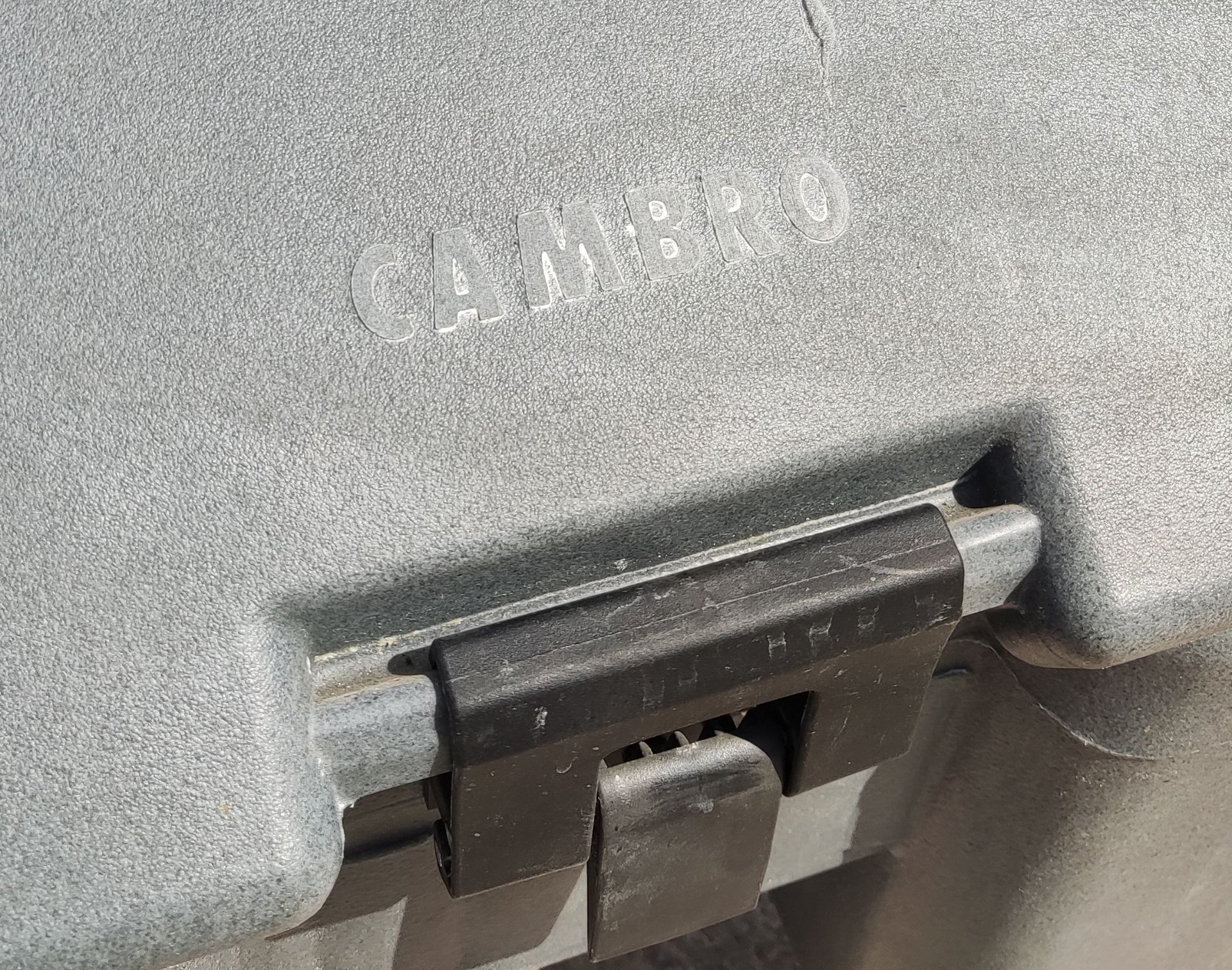 1 x CAMBRO Ice Caddy With Sliding Lid - RRP £643.00 - Image 6 of 14