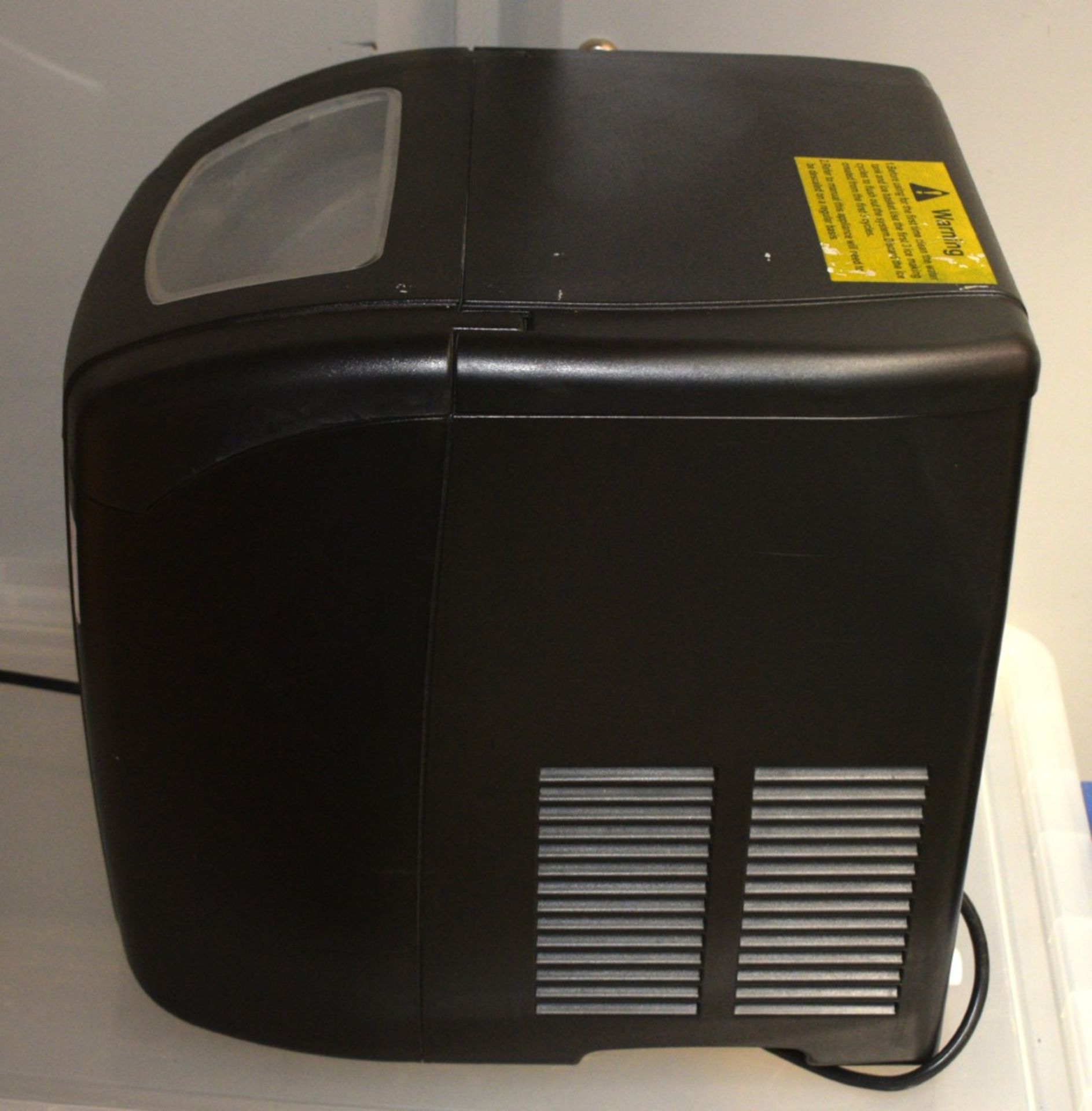 1 x Polar T315 Countetop Ice Cube Maker - Capacity 11kg - 230v - Dimensions: H38 x W30 x D38 cms - Image 4 of 7