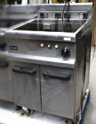1 x Lincat OE71 Single Tank Electric Fryer - 3 Phase - Removed from a Supermarket Environment -