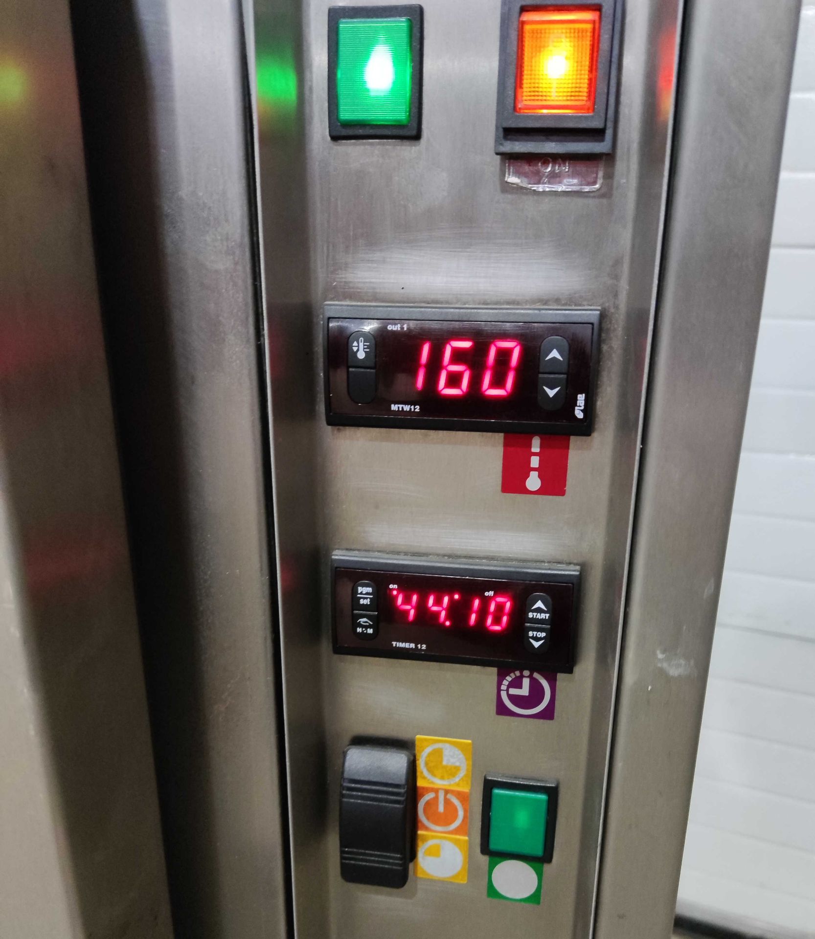 1 x MOFFAT 3 Phase Pie Warmer Cabinet / Hot Cupboard - H142 x W60 x D70 cms - Image 11 of 16