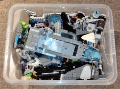 1 x Large Tub of LEGO Including Marvel Superheroes and More - Tub Size: D26 x L46 x W35 cms