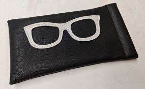 250 x Glasses Pouches - Blackcase With Silver Glasses Design - Ref: TSC800101.03.25/NPS40 -