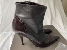 1 x Pair of VERO CUOIO 'Saddle' Ladies' Italian Designer Leather High Heel Boots in Purple - Size: