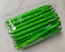 500 x Rainbow Pens In Green - Ref: 100568/NPS40 - CL945 - Location: WA14Condition Report:New, Unused