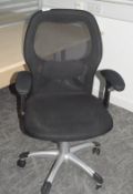 1 x Ergonomic Executive Office Swivel Chair Featuring Adjustable Lumber Support, Height Adjustable