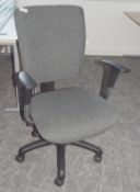 1 x Operators Office Swivel Chair Featuring Adjustable Arms, Dark Grey Upholstery, Castor Wheels