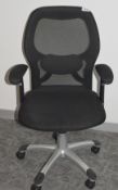 1 x Ergonomic Executive Office Swivel Chair Featuring Adjustable Lumber Support, Height Adjustable