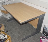 1 x Office Workstation Desk - Dimensions: H74 x W120 x D80 cms