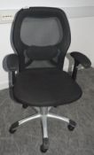 1 x Ergonomic Executive Office Swivel Chair Featuring Adjustable Lumber Support, Height Adjustable