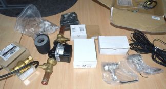 1 x Assorted Job Lot to Include Grundfos GFNKB Circulating Pump, Honeywell 272848/U Two Port Zone