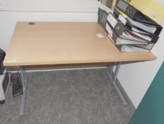 1 x Office Workstation Desk - Dimensions: H73 x W120 x D80 cms