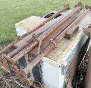 4 x Across / Support Jacks - Ref: DL066 - CL1069 - Location: Aylesbury HP18Collection Details: