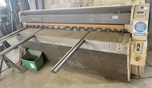 1 x EDWARDS Trucut 35 Power Guillotine - Ref: DL020 - CL1069 - Location: Aylesbury HP18