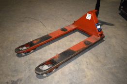 1 x BT Pallet Pump Truck - Fork Length: 120cm x Fork Width: 68cm - Good Working Order - Ref: NCE -