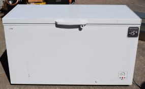 1 x Logik 420L Chest Freezer - Model: L420CFW23 - RRP £453 - Dimensions: H85 x W145 x D68 cms