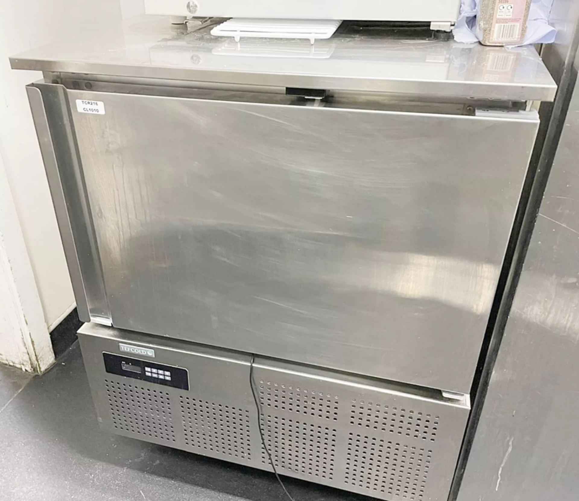 1 x Tefcold Blast Chiller / Freezer - Model BLC5 - RRP £3,000 - Dimensions: H100 x W80 x D81 cms - - Image 5 of 6