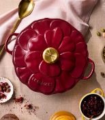 1 x LE CREUSET 'Petal' Enamelled Cast Iron Petal Shallow Casserole Dish (26cm) In Garnet Red