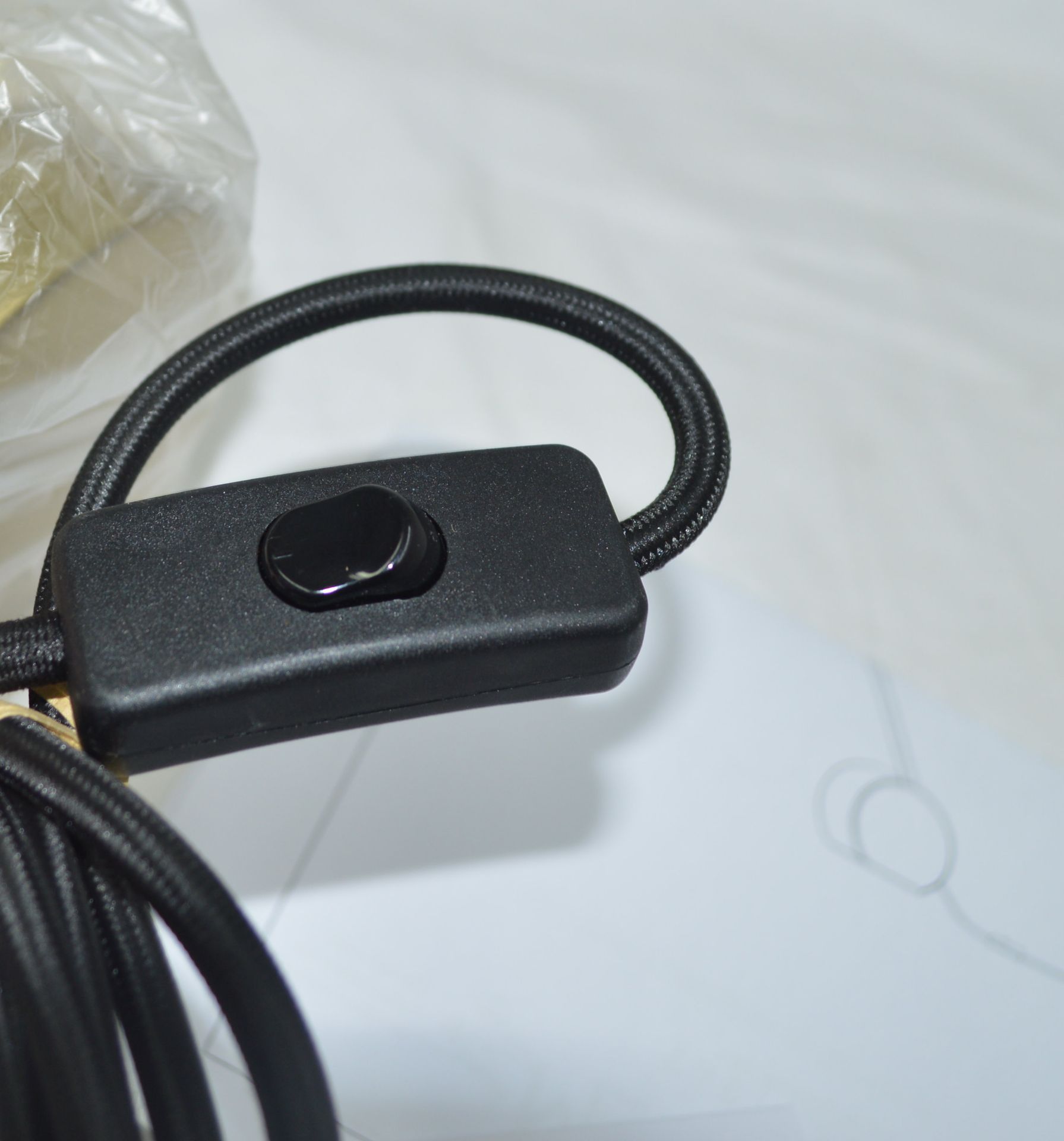 1 x CHELSOM 'Rest' Luxury Desk Lamp Finished In Satin Black and Brushed Brass - Image 9 of 13
