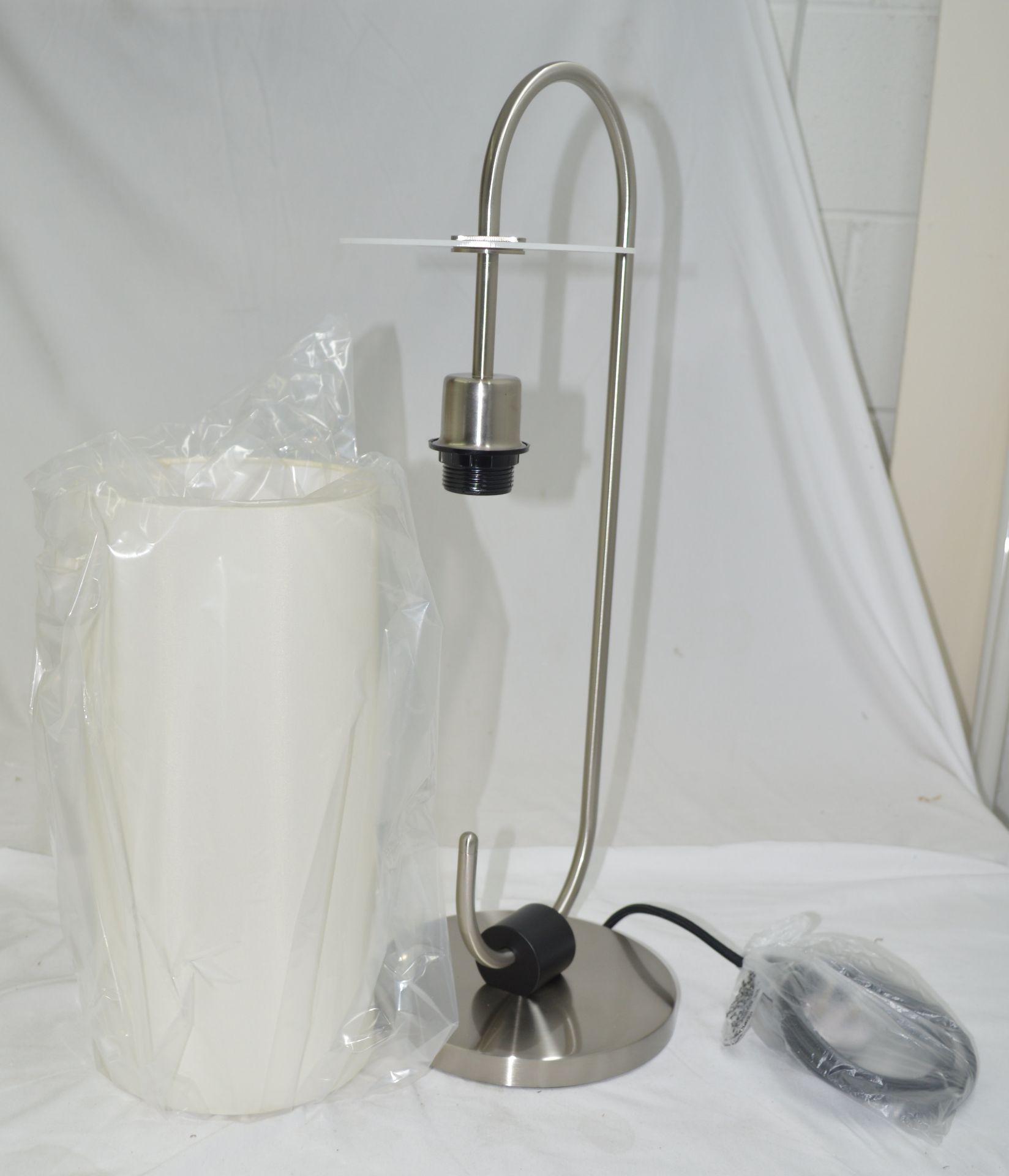 1 x CHELSOM 'Daytona' Luxury Steel Table Lamp in a Brushed Nickel Finish with a Satin Black Cylinder - Image 20 of 20