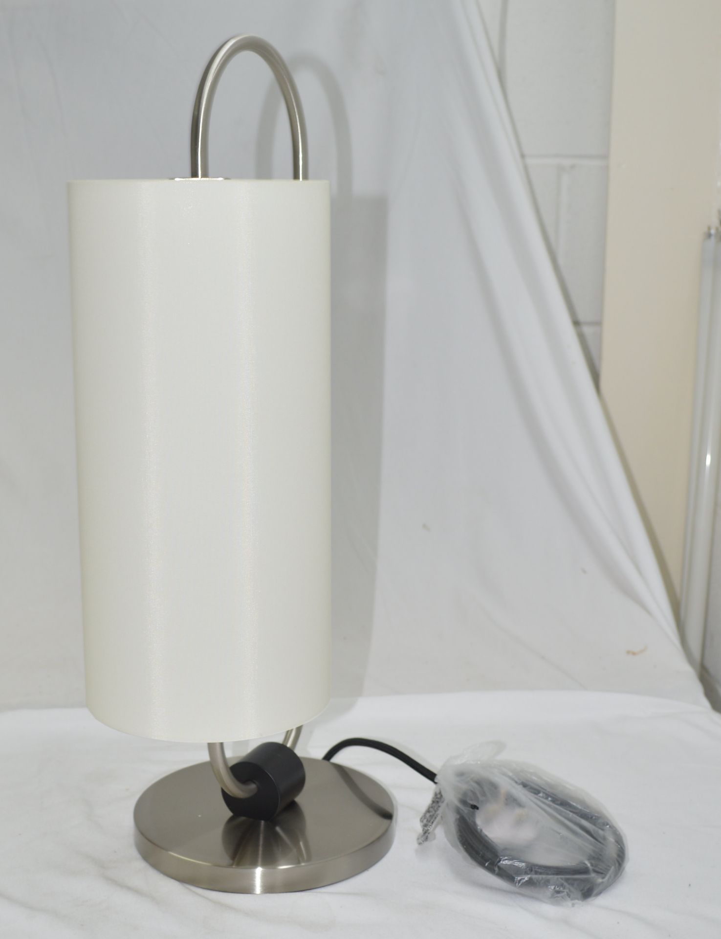 1 x CHELSOM 'Daytona' Luxury Steel Table Lamp in a Brushed Nickel Finish with a Satin Black Cylinder - Image 11 of 20