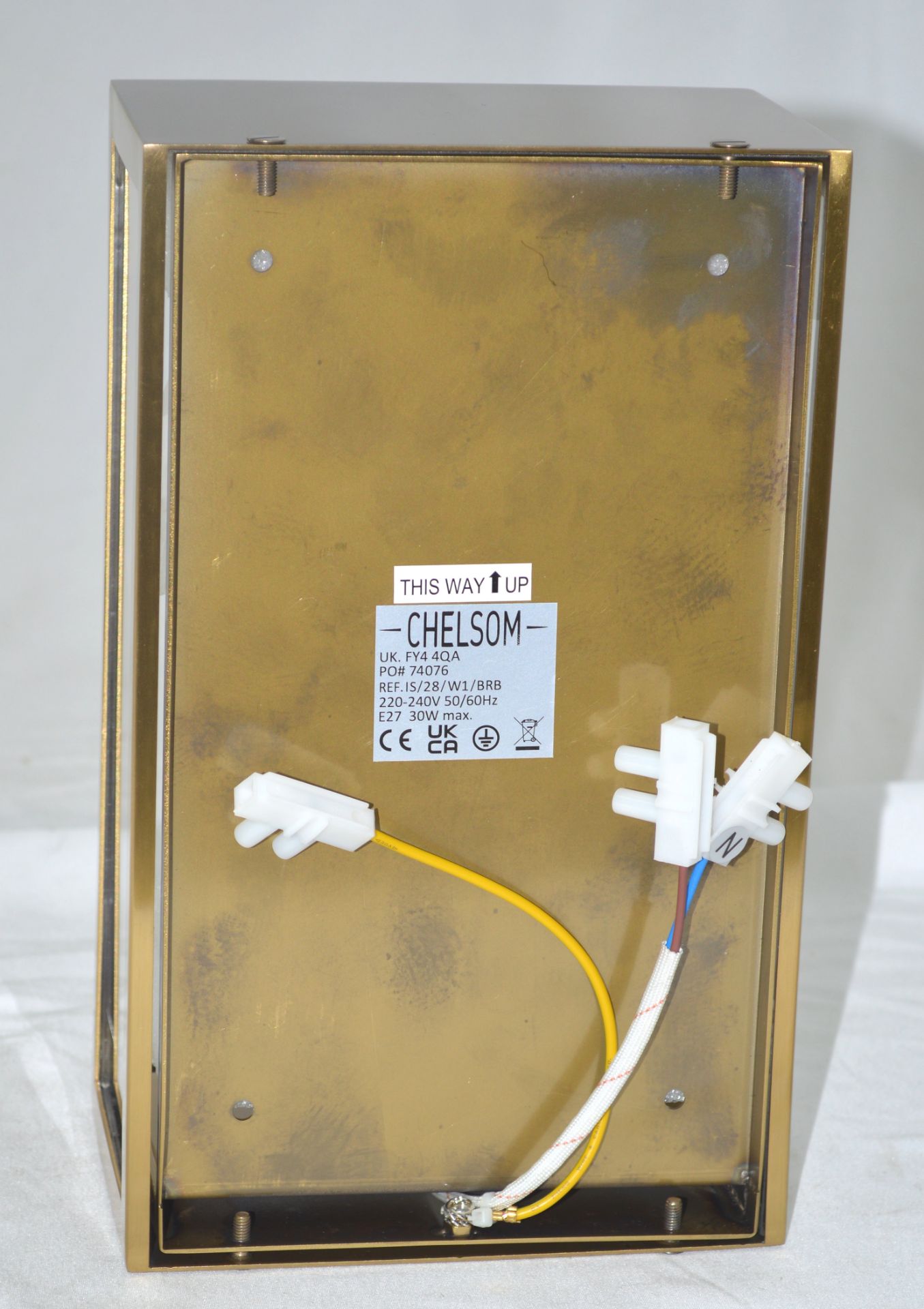 1 x CHELSOM 'Islington' Luxury Steel Classic Wall Lantern Light Fitting in a Brushed Brass Finish - Image 6 of 12