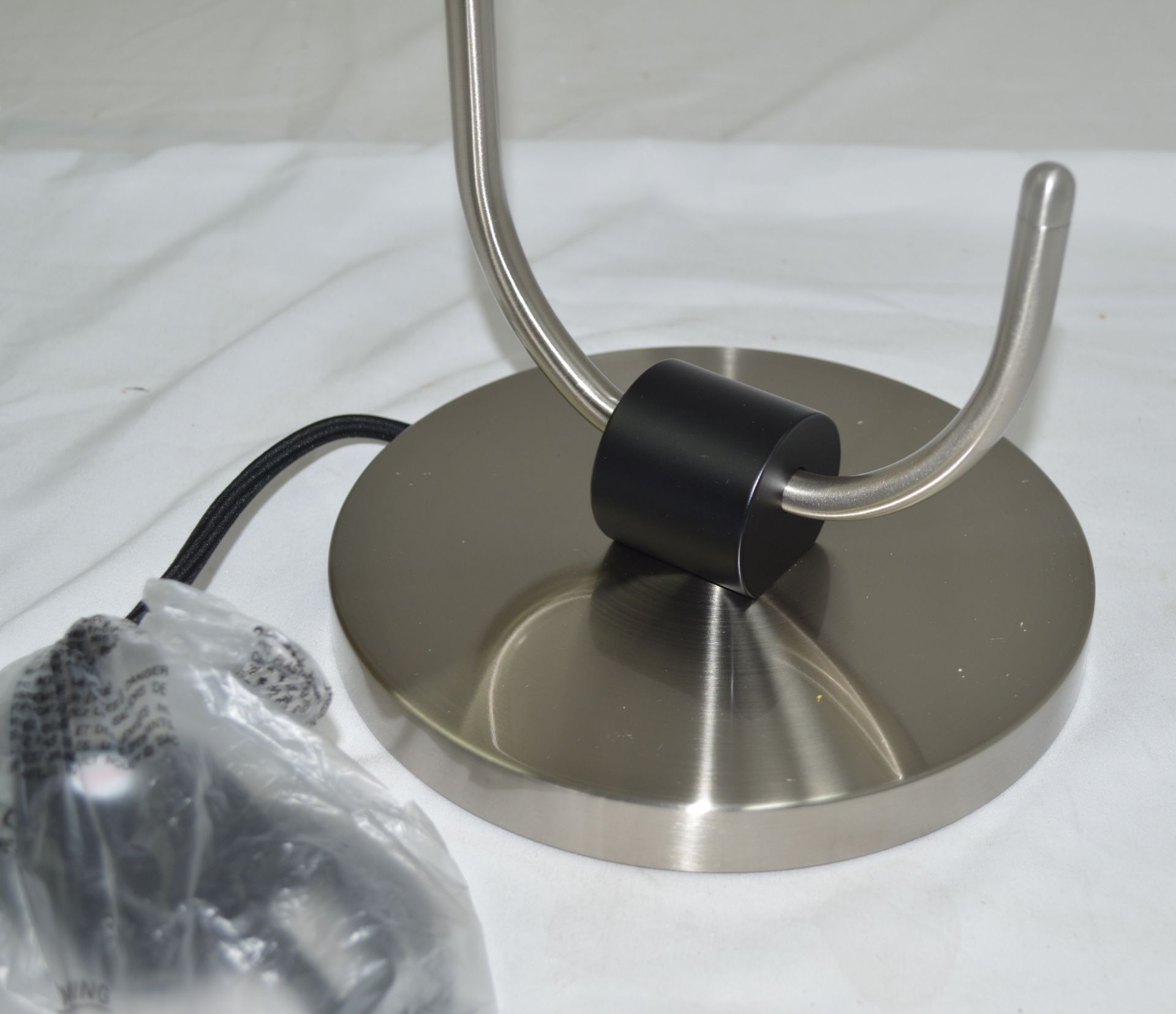 1 x CHELSOM 'Daytona' Luxury Steel Table Lamp in a Brushed Nickel Finish with a Satin Black Cylinder - Image 12 of 20